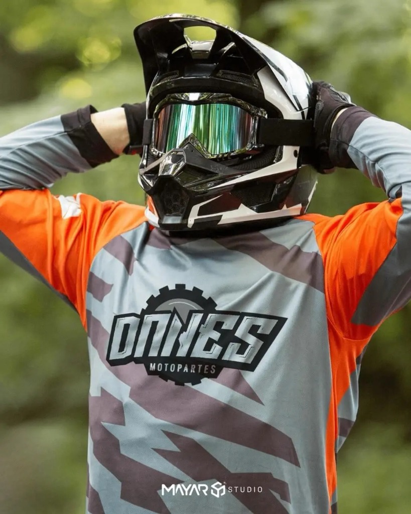 Danes Motopartes Apparel